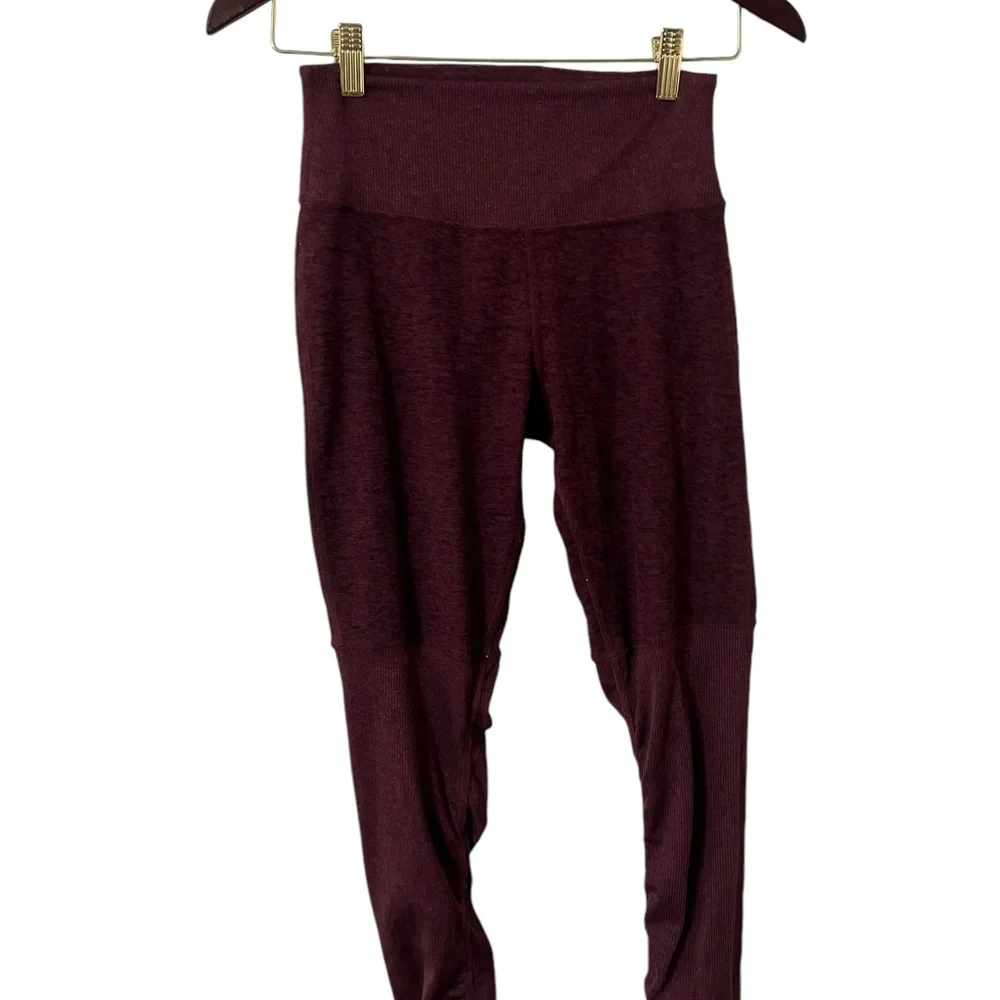 ALO YOGA Goddess Ribbed Ruched Maroon Burgundy Contrast Leggings